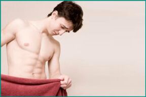 Douleur chez un homme d'un homme souffrant de prostatite